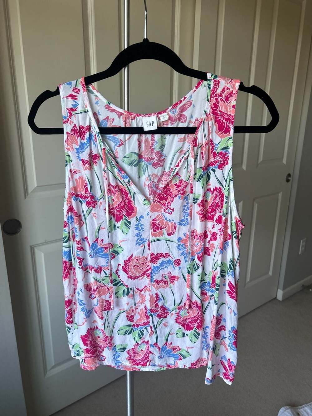 Sleeveless Blouses GAP All Regular Sizes 100% rayon Viscose Multi Color NWT